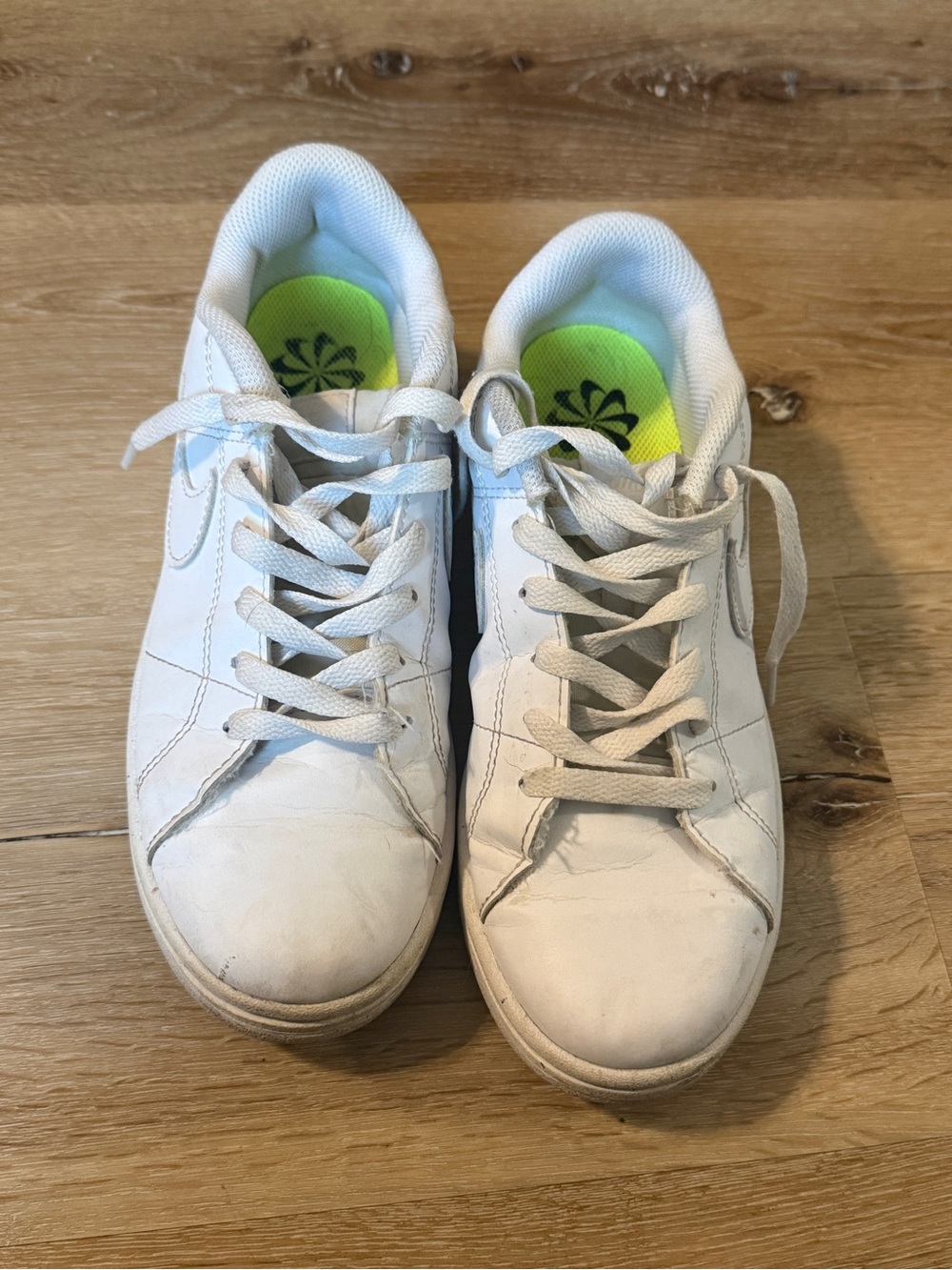 Women’s Nike White Lace-Up Sneakers Court Legacy Size 8